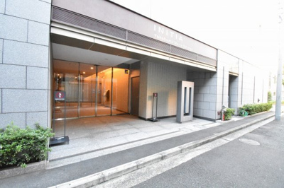 【エントランス】 | イニシア横濱蒔田駅前 | 横浜市営地下鉄ブルーライン「蒔田」駅直結徒歩1分と好立地。
忙しい朝が助かる立地、暮らしにゆとりが生まれます。