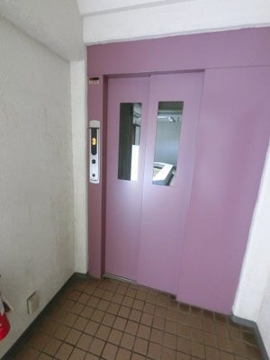 【その他共用部分】 | ライオンズマンション磯子丸山 | お買い物時やベビーカーの出し入れに便利なエレベーター付