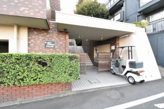 【エントランス】 | 京急本線「日ノ出町」駅徒歩8分、JR京浜東北線「桜木町」駅徒歩15分。