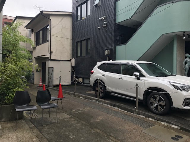南青山安岡ビルの駐車場