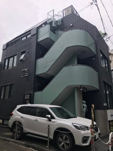南青山安岡ビルの外観