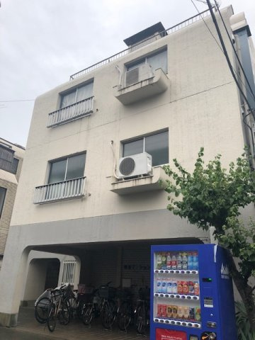 明治マンションの外観