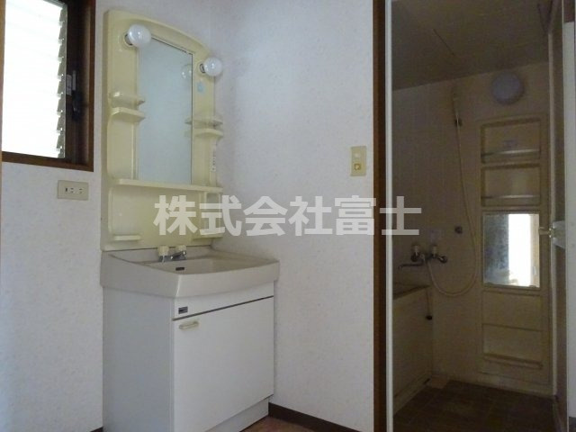 新村山アパート
