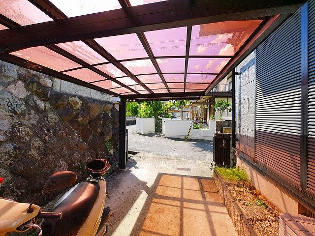 富雄元町4丁目戸建の駐車場|駐車場に車を止められます