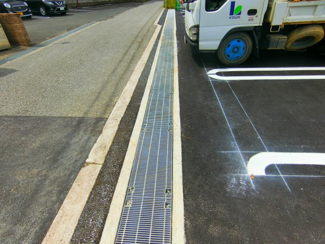 メゾングレイスの駐車場