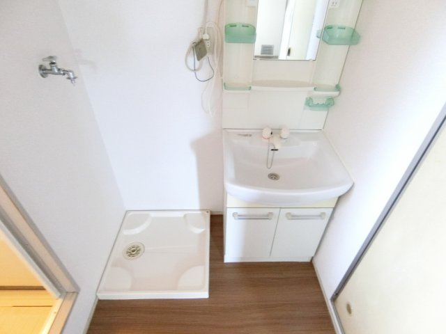 フォーリストハイムＡ棟の独立洗面台|別部屋の参考写真