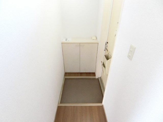 フォーリストハイムＡ棟の玄関|別部屋の参考写真