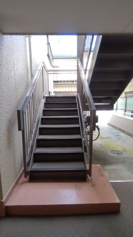 【その他共用部分】 | シュベール秀和 | 共用階段