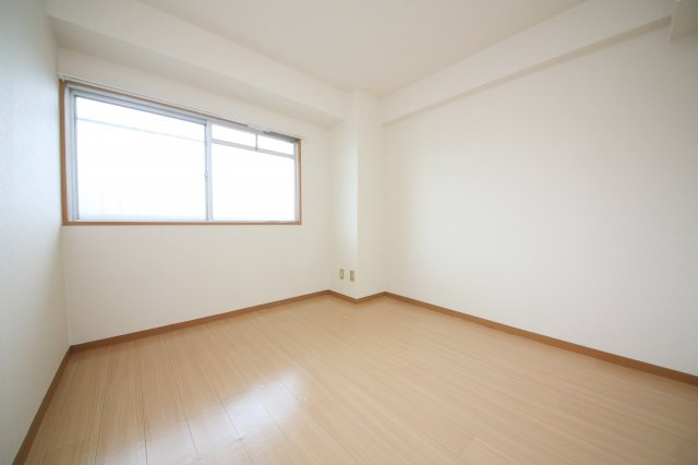 サンモール原の洋室