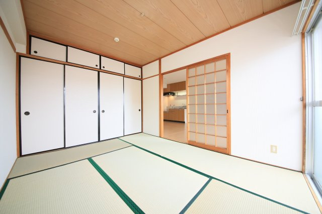 サンモール原の和室