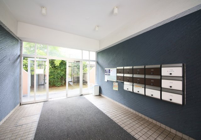 サンモール原のロビー