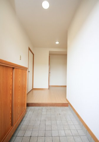 サンモール原の玄関