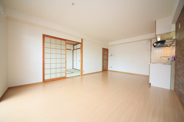 サンモール原の居間・リビング