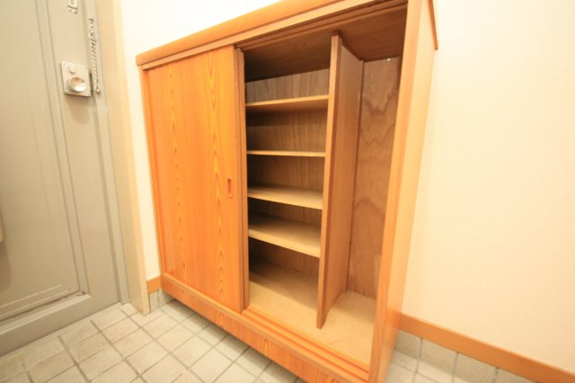 サンモール原の収納