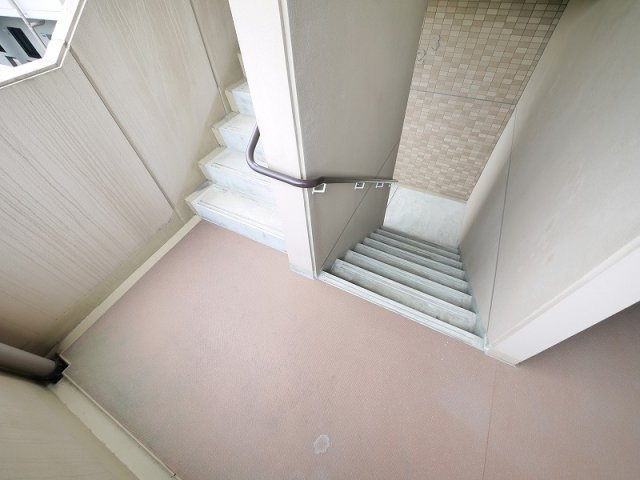 スターレ奈良のその他共用部分|共用の階段です
