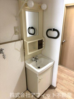【洗面所】 | シティ加茂川　B | 独立洗面台