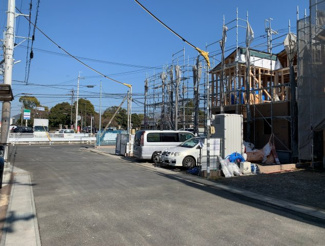 【前面道路含む現地写真】