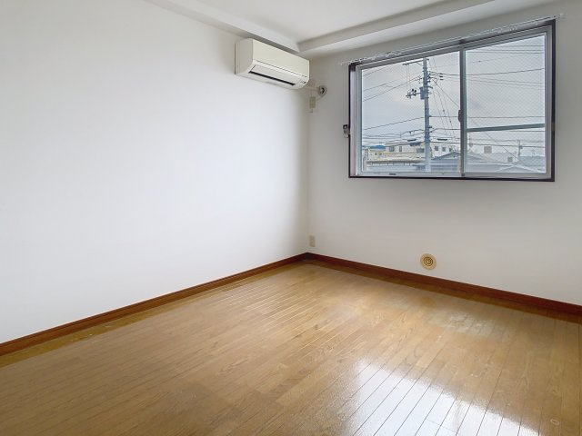 オリーブ東原の内装