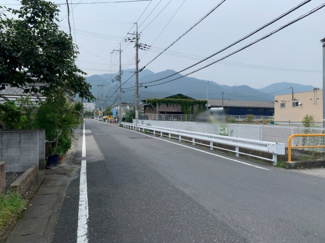 【前面道路含む現地写真】