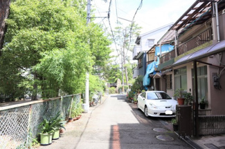 【前面道路含む現地写真】