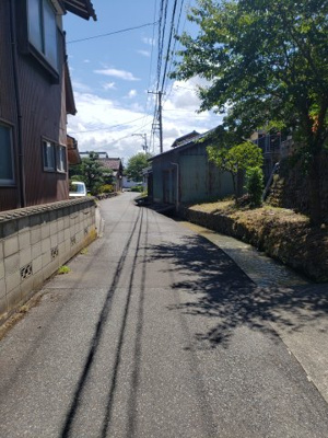【前面道路含む現地写真】 | 鳥取市東今在家古民家