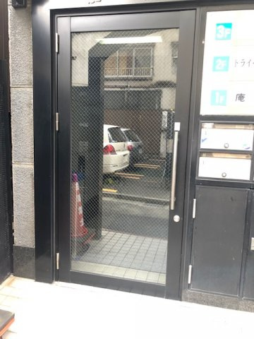 加藤ビルのエントランス