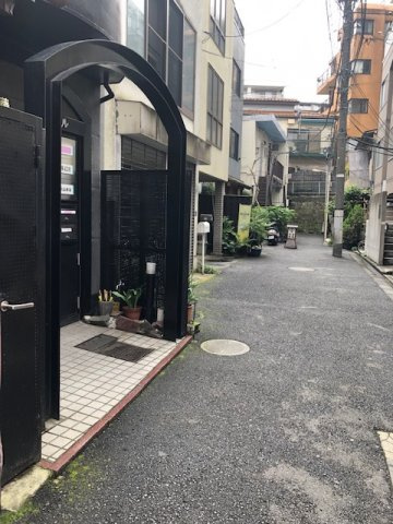 加藤ビルのエントランス