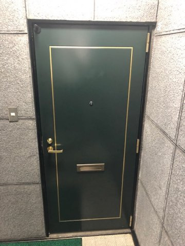 加藤ビルの玄関