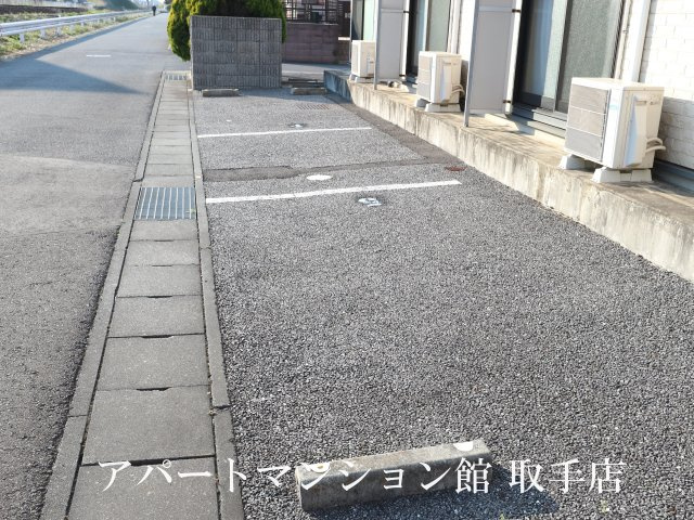 レオパレスふくだＮＯ3の駐車場
