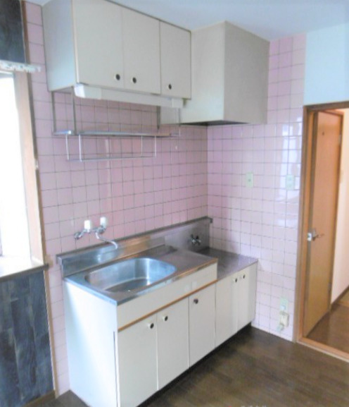 ピースフルおがたのキッチン|コンパクトなキッチンで掃除もラクラク