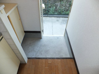 【玄関】 | コスモハイツ秦荘 | 落ち着いた玄関です