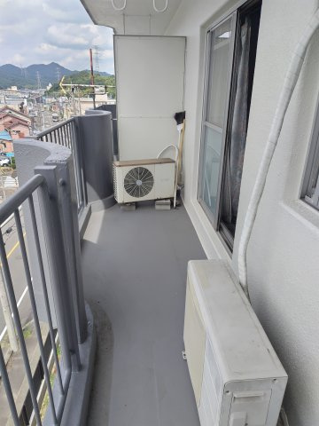 ５２８３５　東海三田洞ハイツのバルコニー