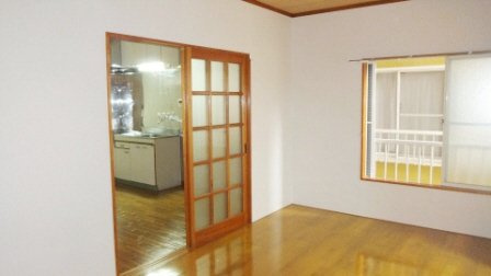 コーポ寿の居間・リビング|写真はリフォーム前