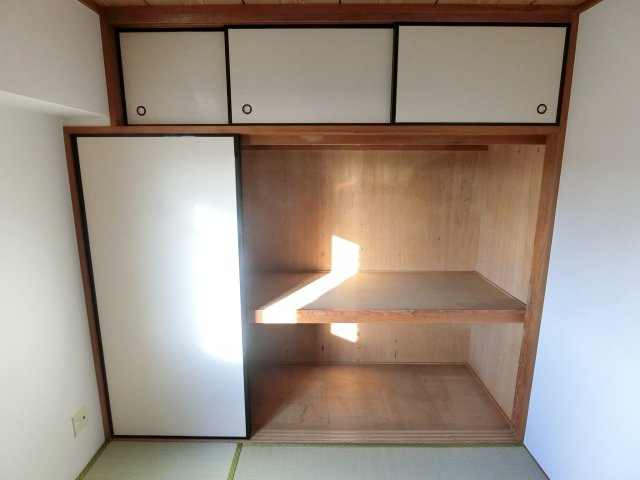 シャトレＳＩ原寺の収納