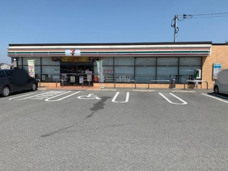 メゾン・ド・ソレイユの駐車場|セブンイレブン八女本村店まで934ｍ