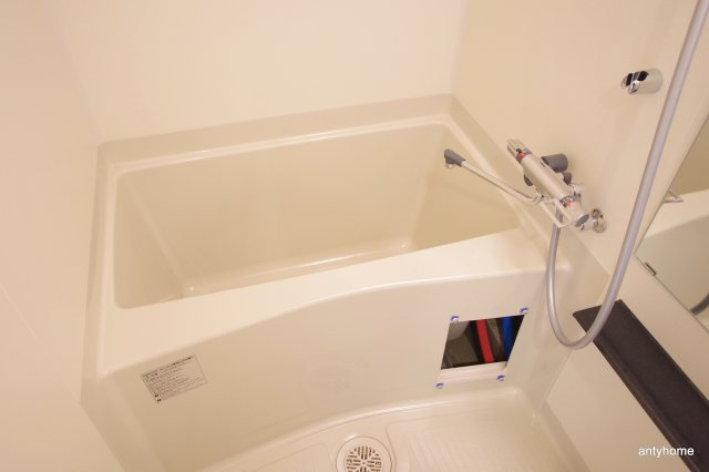 プレサンス新大阪ジェイズ　仲介手数料無料の浴室