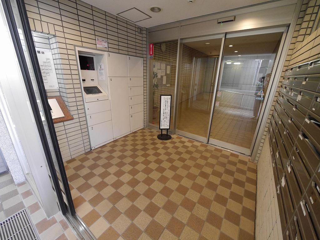 ダイアパレス鈴蘭台のエントランス
