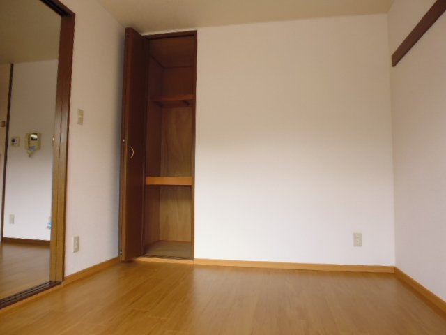 リバーサイドF.Mの居間・リビング