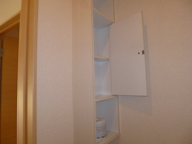 サンリット・ヒルの洗面所|棚