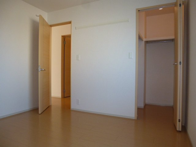 サンリット・ヒルの寝室|洋室