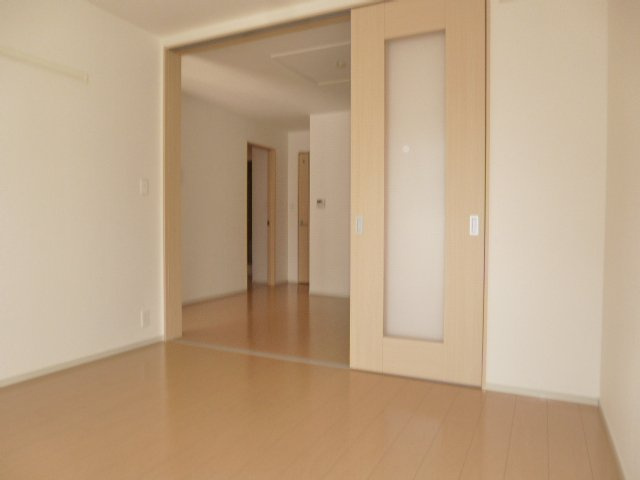 サンリット・ヒルの居間・リビング|洋室