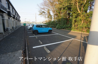 【駐車場】