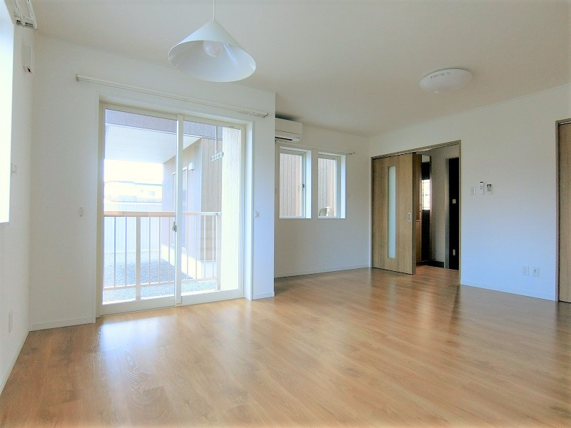 南仙北貸家の居間・リビング