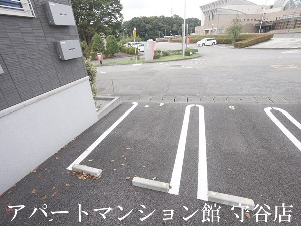 Green Forestの駐車場