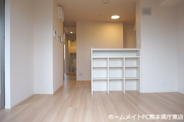 上益城郡益城町大字惣領のアパートの居間・リビング