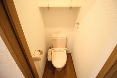 【トイレ】 | アパルト松崎 | 温水洗浄便座付き