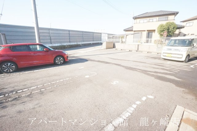 ヴィラ・ロワールの駐車場