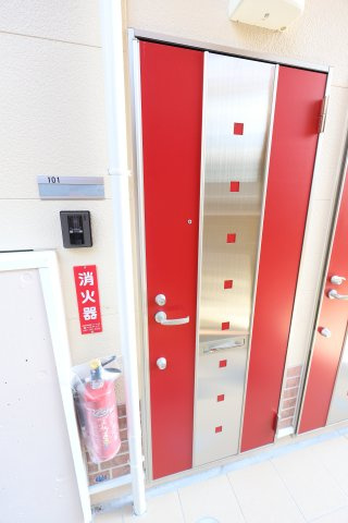 ユナイト文庫ミラフローレスの玄関