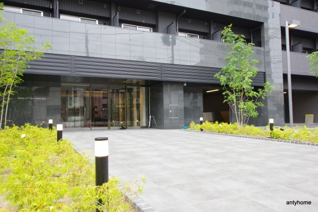 スワンズシティ新大阪ヴィーヴォ　仲介手数料無料のエントランス