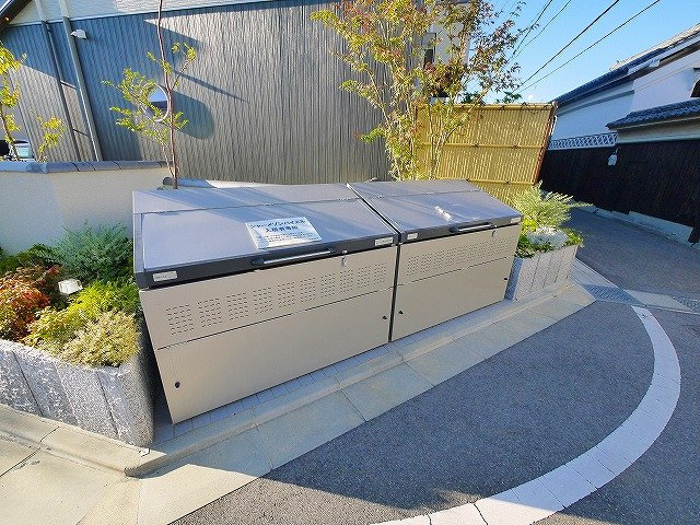 シャーメゾンハイメルのその他共用部分|敷地内にごみ置き場あります